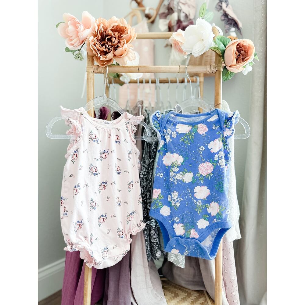 2 Baby Gap Floral Flutter Slv Onesie Bodysuits 12-18mths